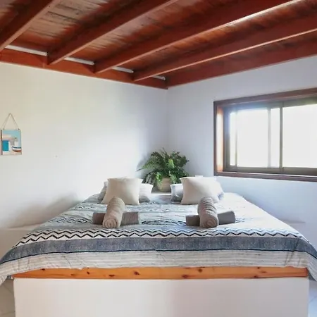 Semesterbostad Amazing Sunset House With Terrace And Garden *